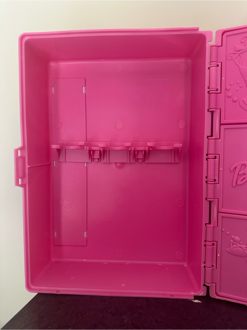 Vintage Barbie plastic doll trunk carrying case with handle compartments rack - Picture 7 of 7